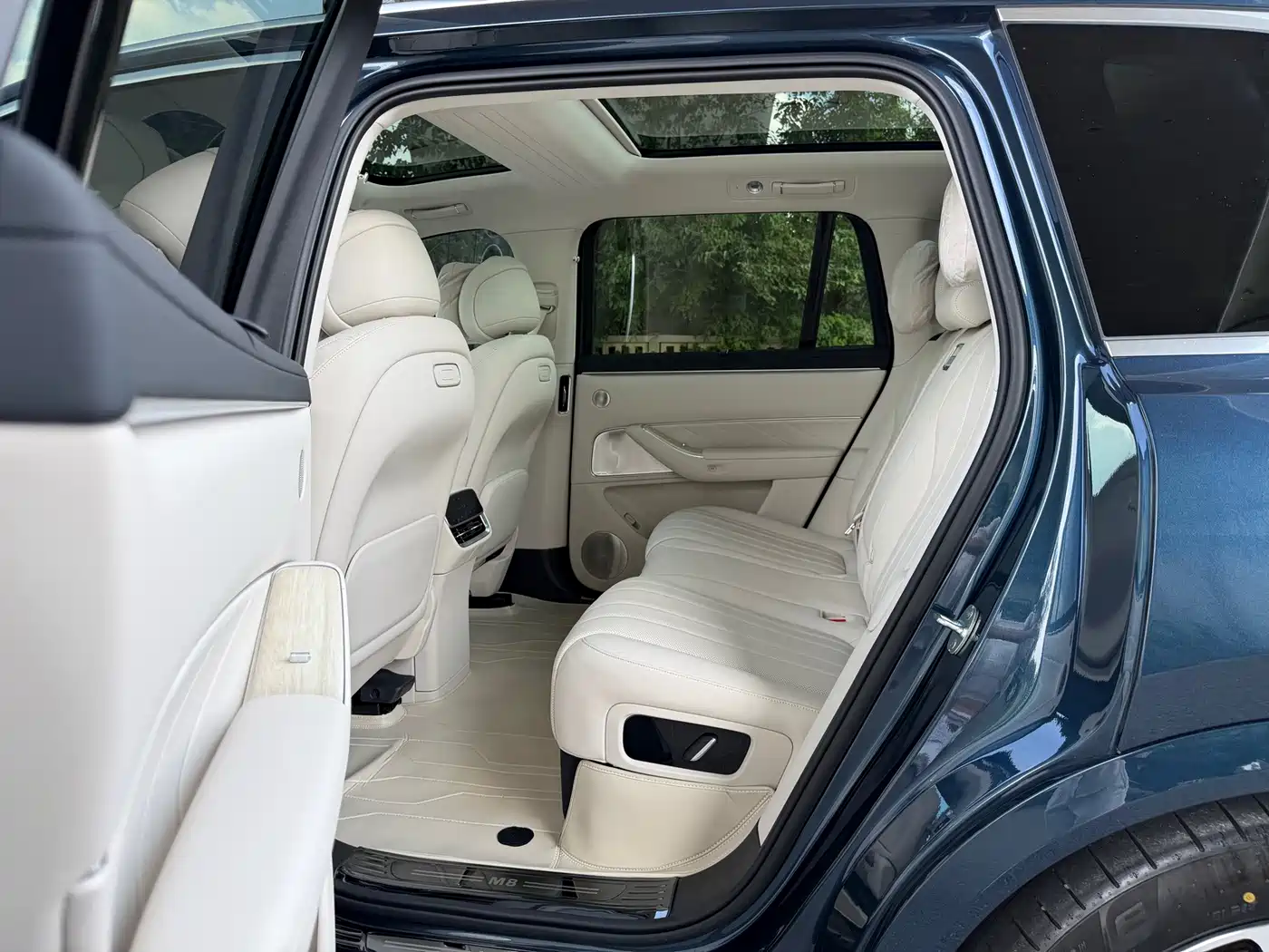 AITO Wenjie AITO M8 2026 2025 Pure Electric Ultra AWD 5-seater