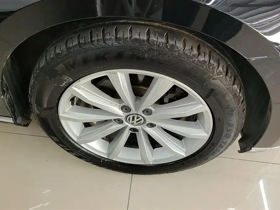 Volkswagen Magotan 2019 330TSI DSG Leading China V фото 6