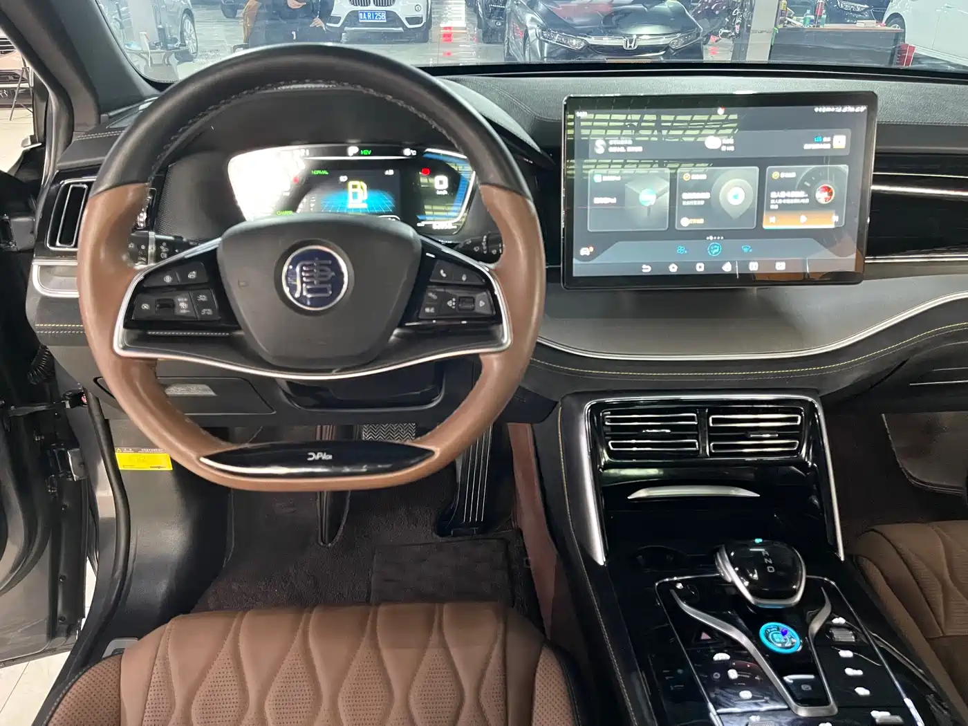 BYD Tang New Energy 2021 DM-i 112KM Premium фото 8