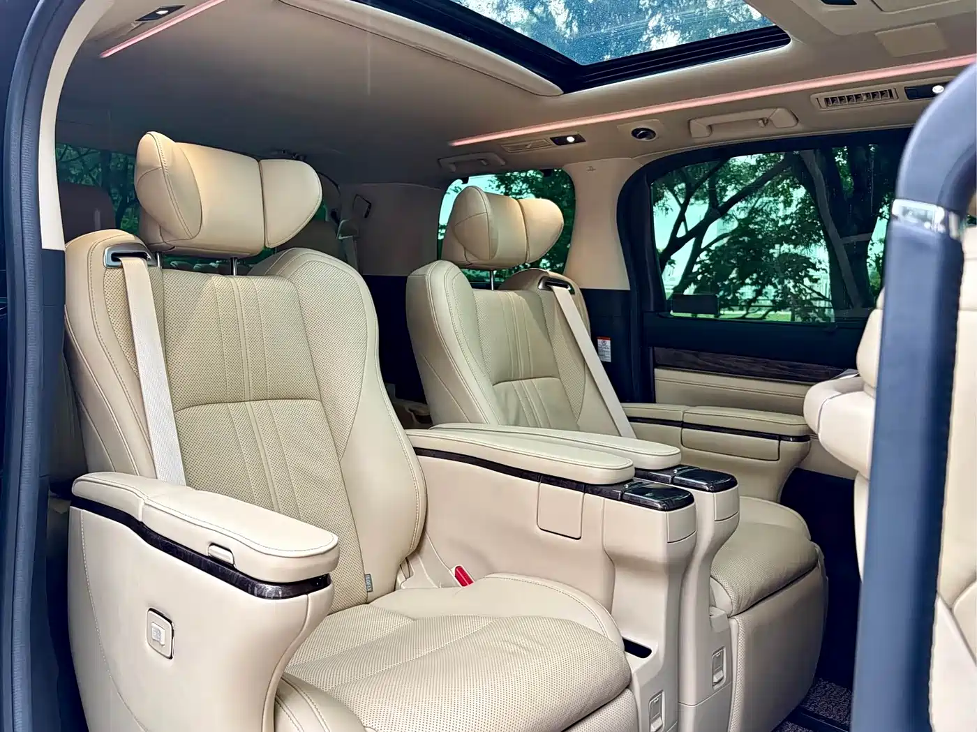 Toyota Vellfire 2021 2021 Crown Hybrid 2.5L HV Supreme Edition