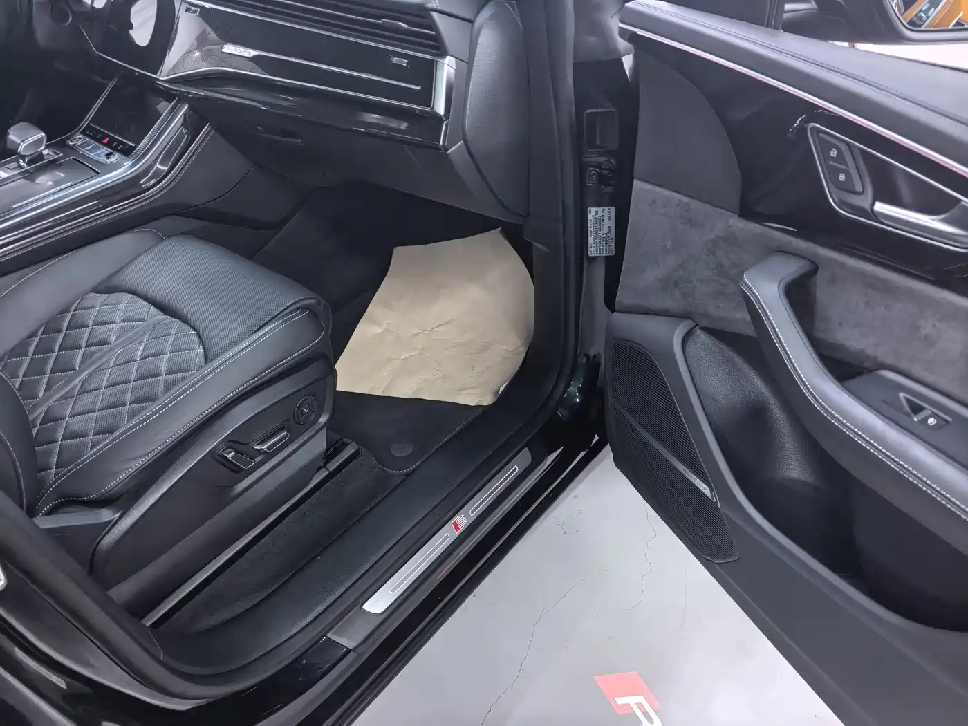 Audi Q8 2021 Model 55 TFSI Exclusive Dynamic фото 13