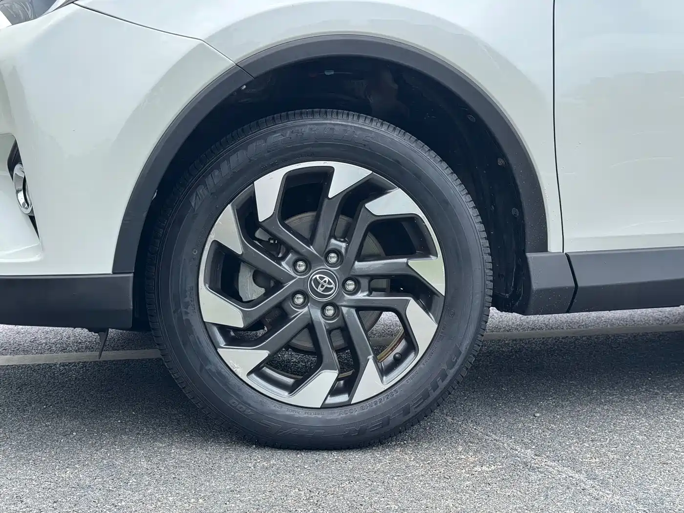 Toyota RAV4 Rongfang 2016 2.5L Automatic 4WD Elite фото 18