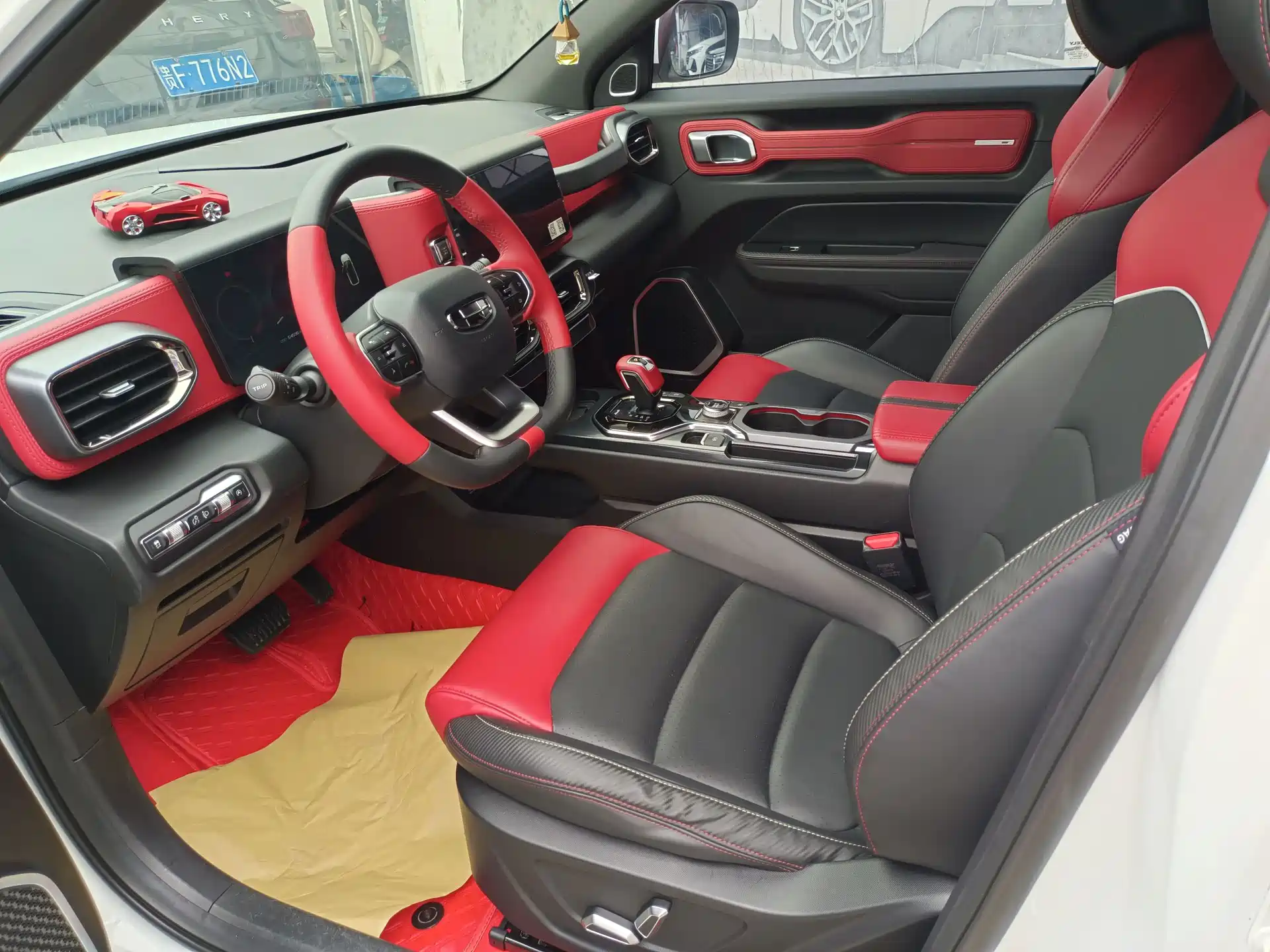 Фото 4 - Geely ICON