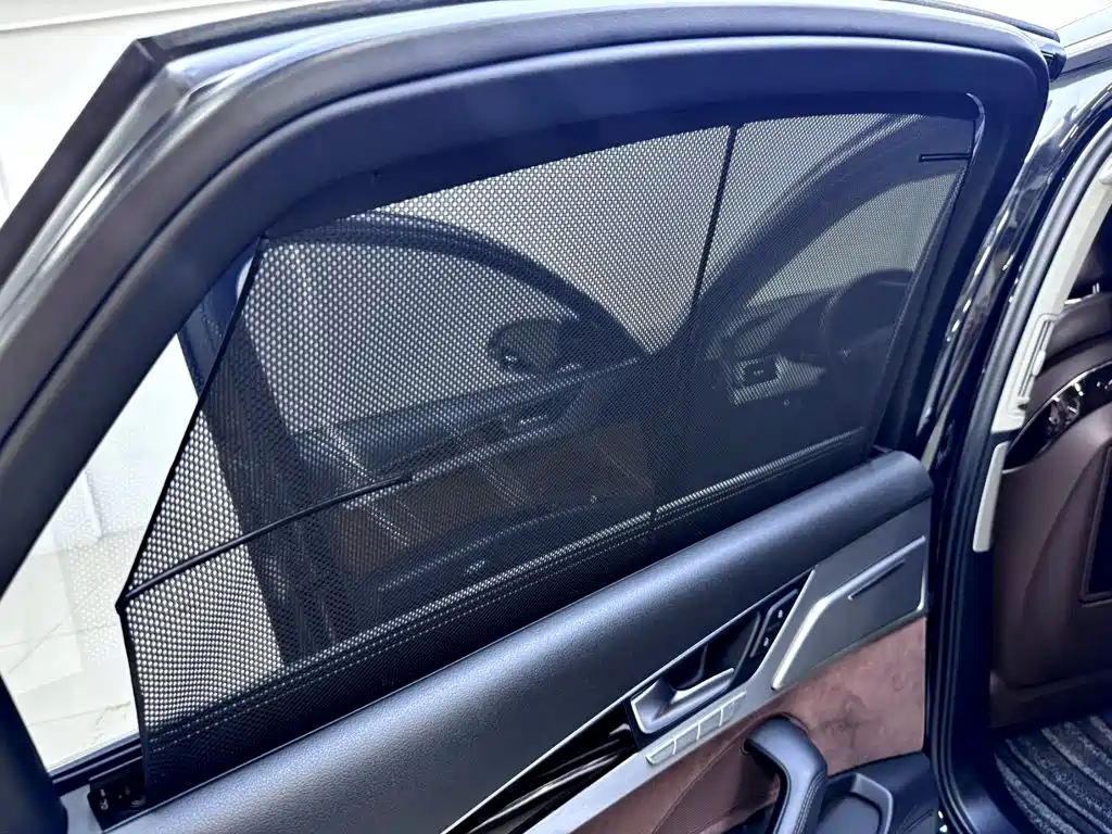 Photo 18 - Audi A8
