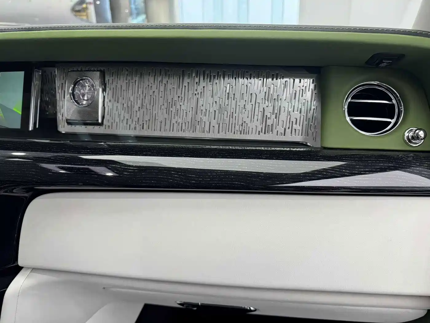 Rolls-Royce Phantom 2023 2018 6.7T Long Wheelbase Version