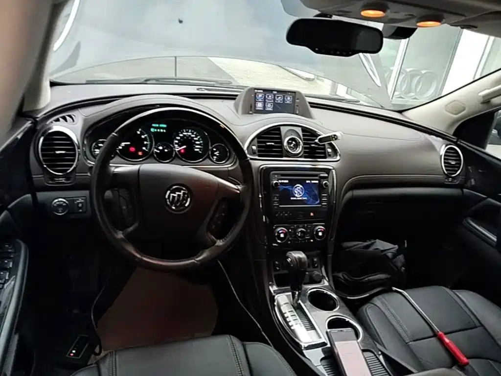 Фото 10 - Buick Enclave
