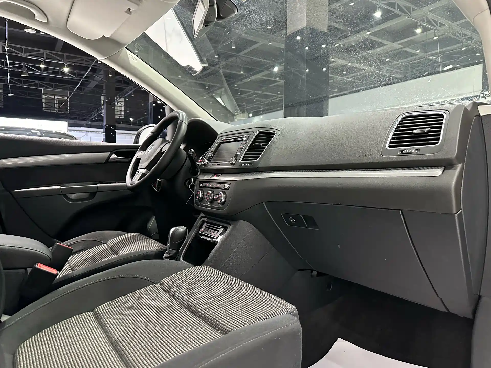 Фото 12 - Volkswagen Sharan