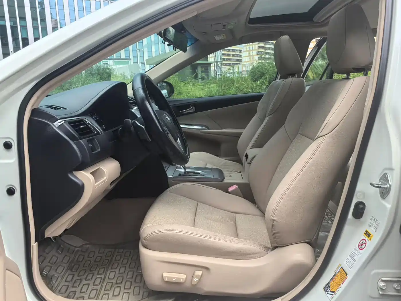 Photo 4 - Toyota Camry