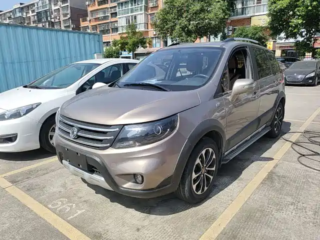  Dongfeng Fengxing Jingyi X5 2015 1.6L Manual Premium Model