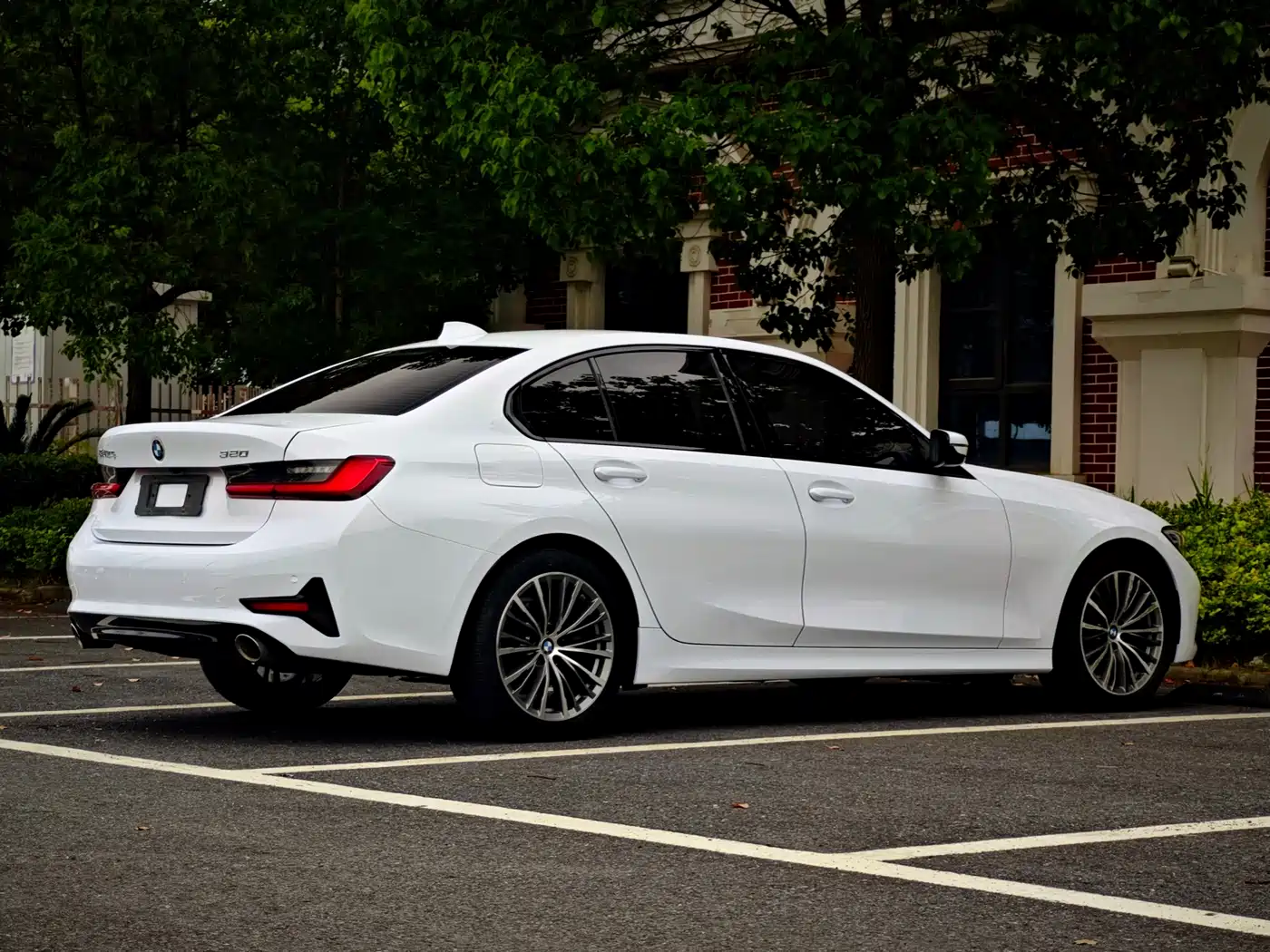 BMW 3-SERIES