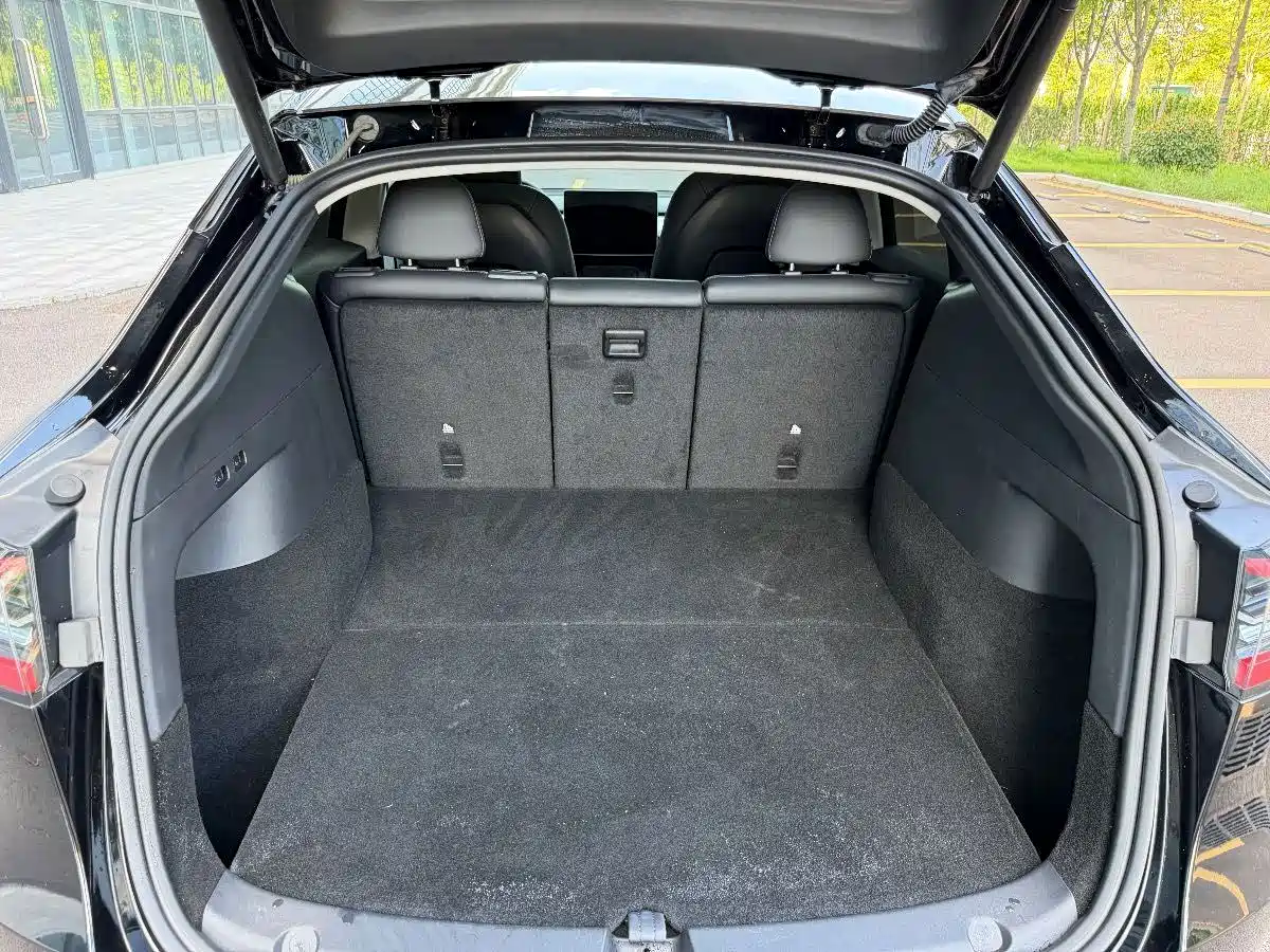 Фото 16 - Tesla Model Y