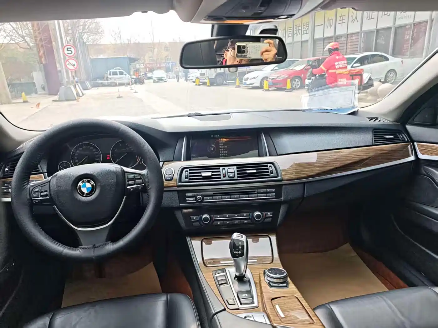 BMW 5 Series 2014 525Li Luxury Design Package фото 10