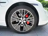 Photo 10 - Porsche Taycan
