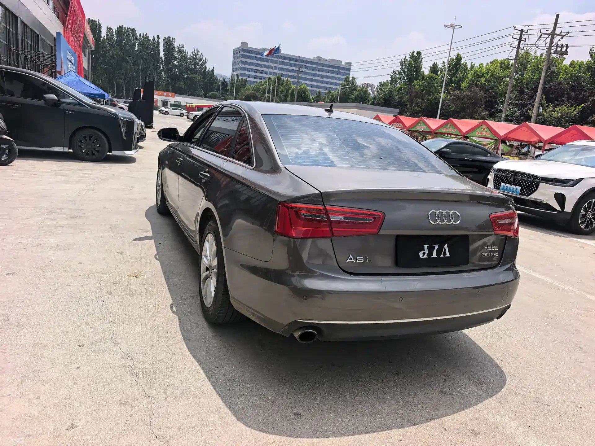 Photo 11 - Audi A6L