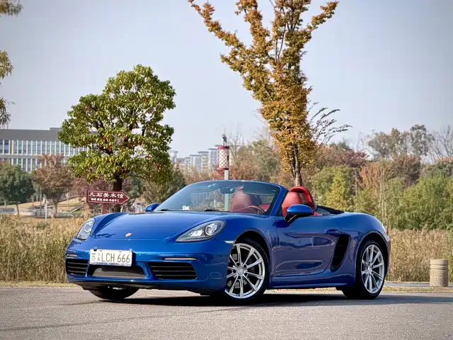 PORSCHE 718