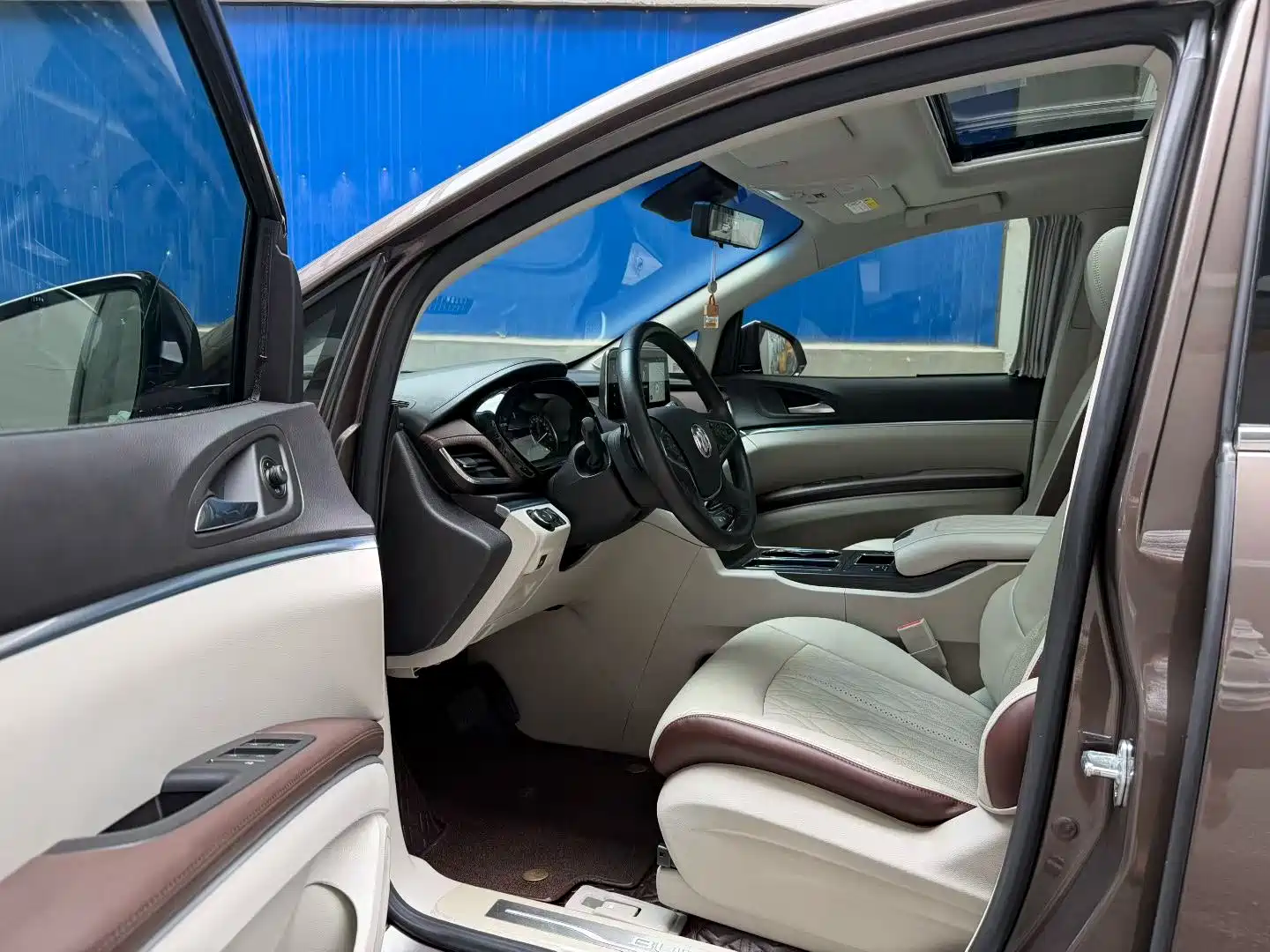 Фото 7 - Buick GL8