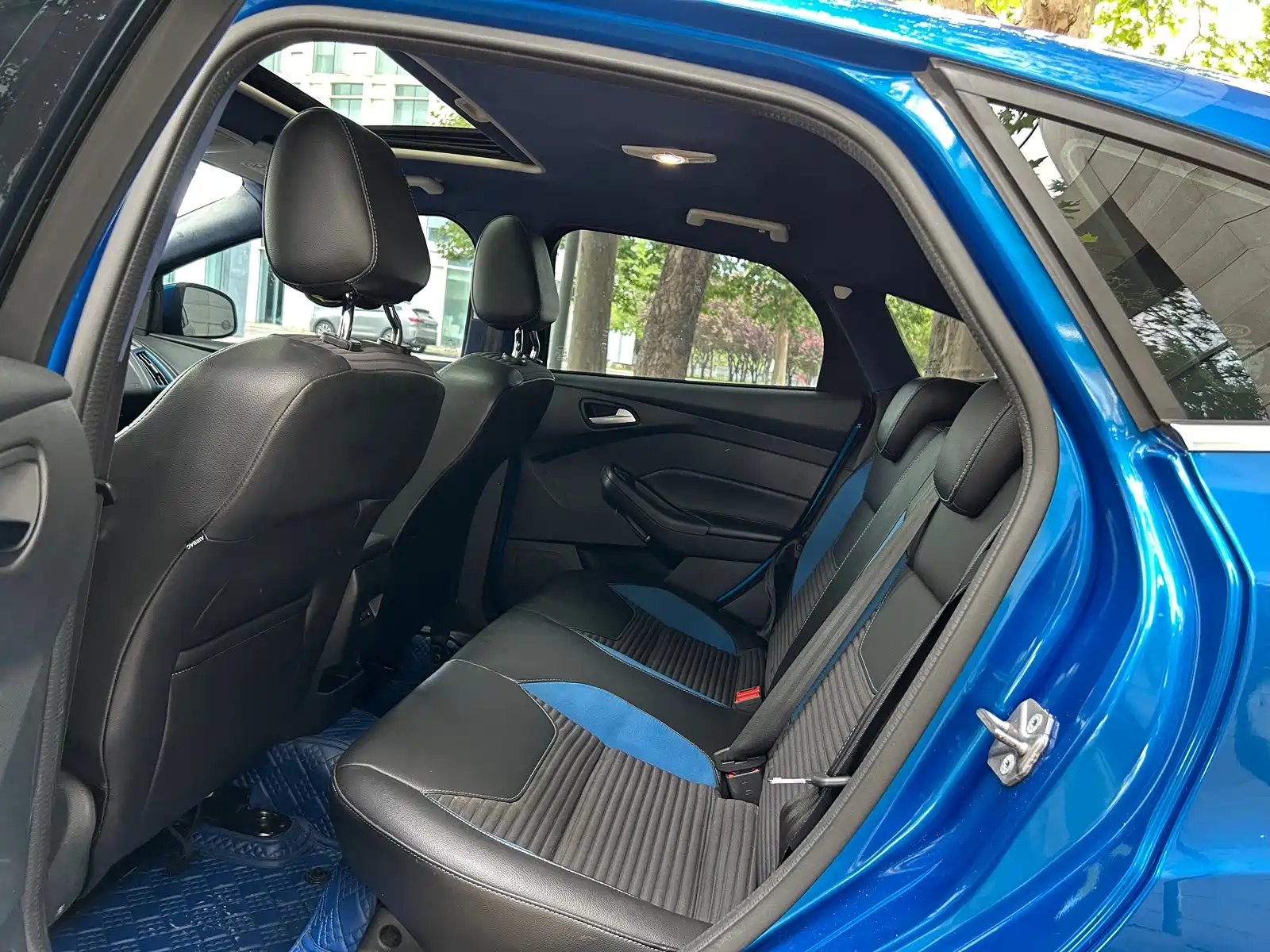 Фото 14 - Ford Focus