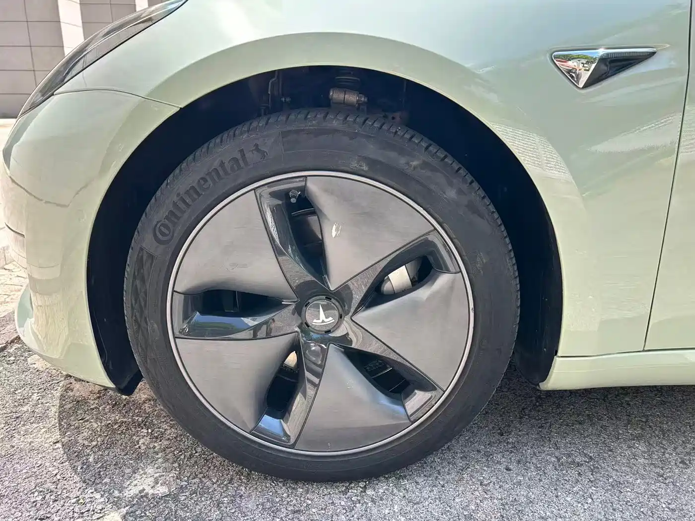 Tesla Model 3 (Import) 2019 2019 Long Range RWD Version