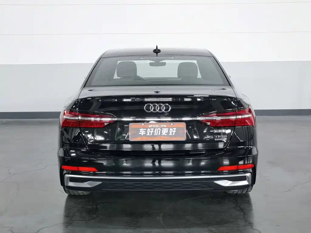 Фото 4 - Audi A6L