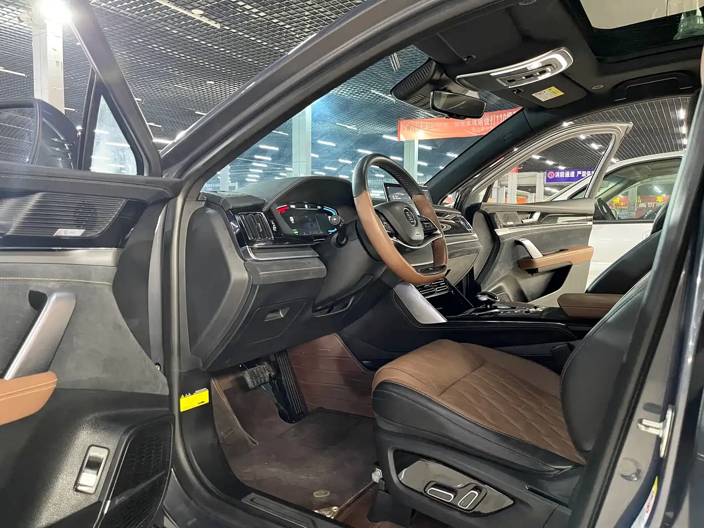 BYD Tang New Energy 2021 DM-i 112KM Premium фото 7