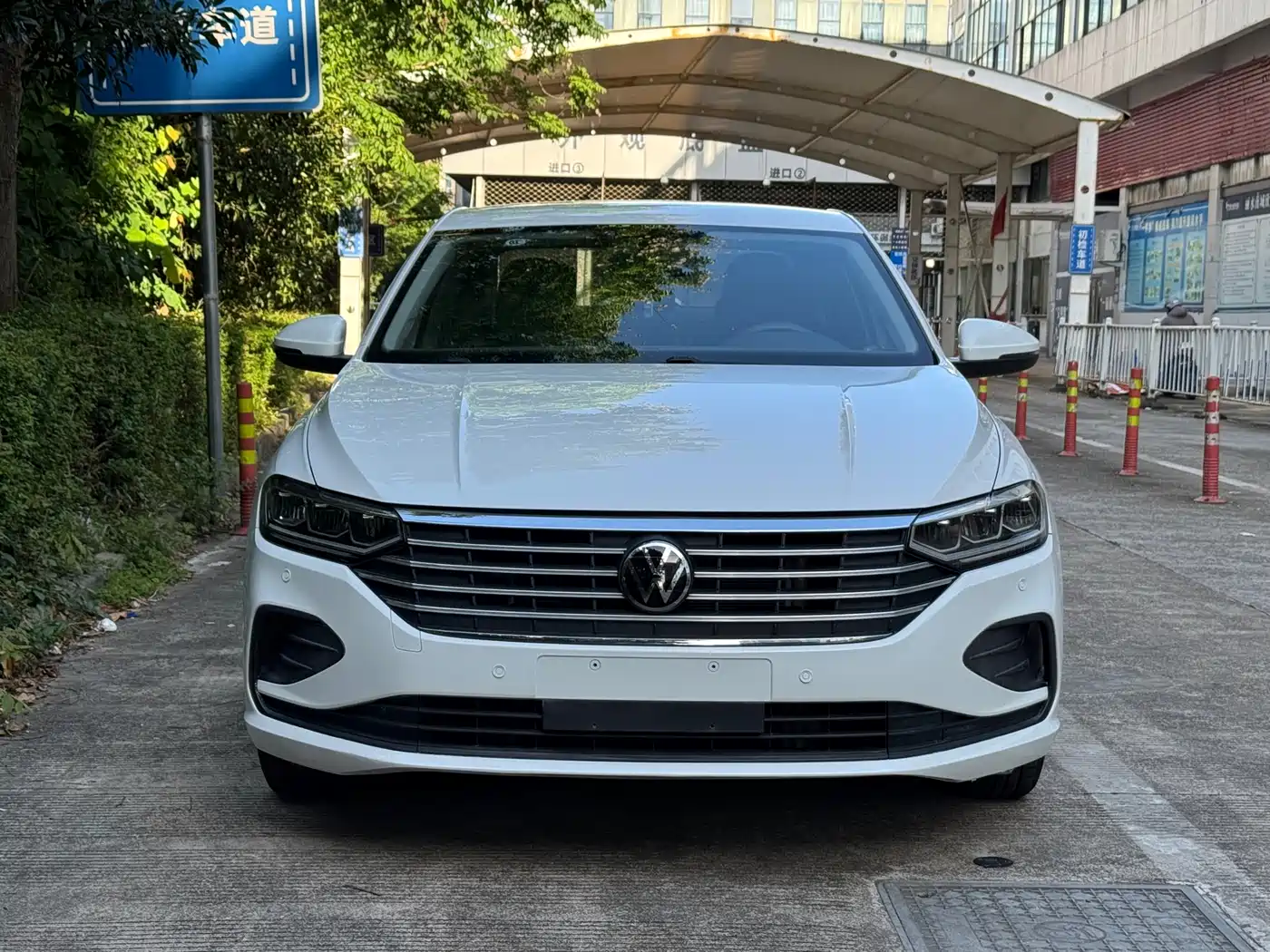 Volkswagen Lavida 2024 Model 1.5L Automatic Full Comfort Edition фото 2