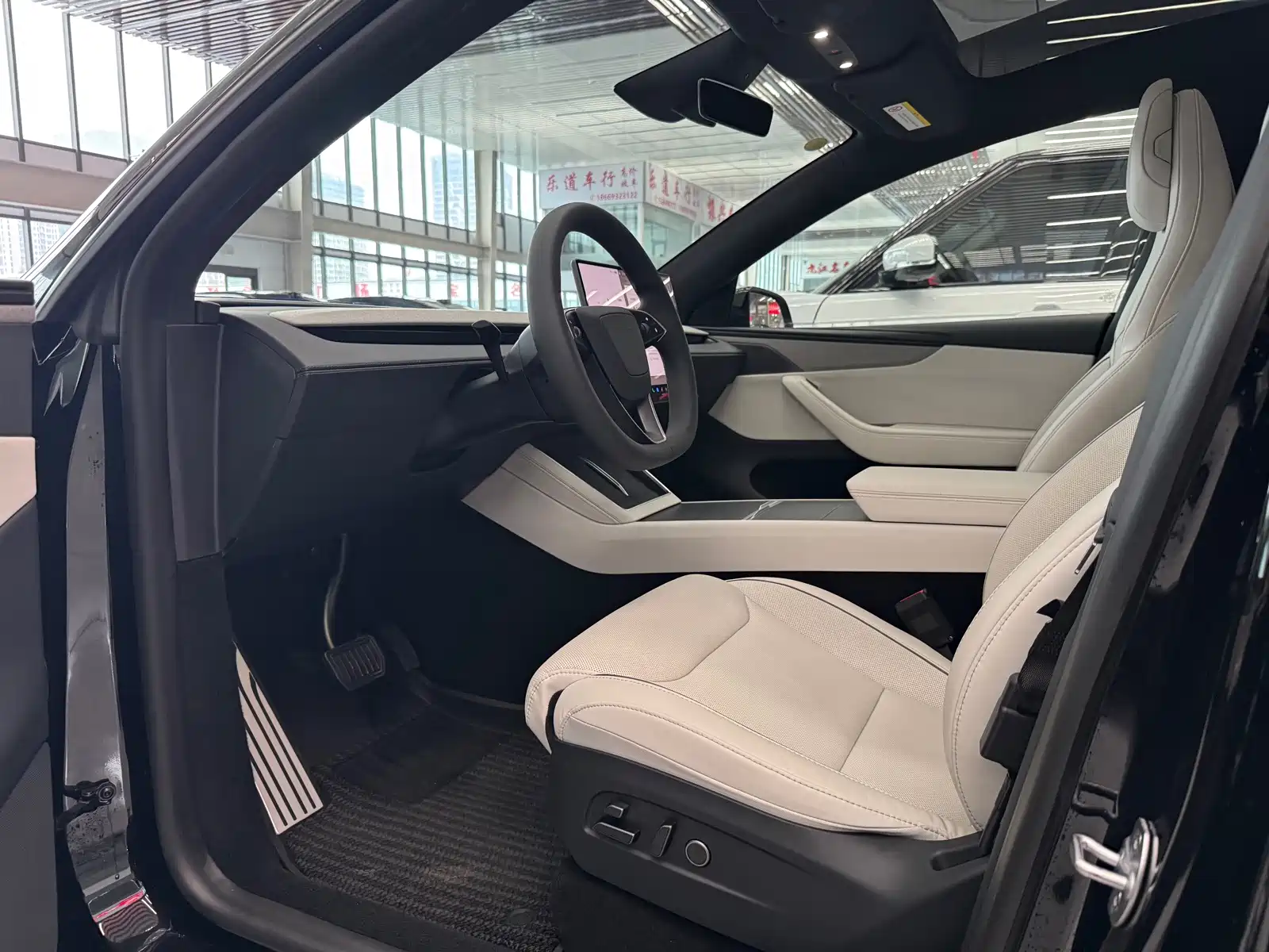 Фото 9 - Tesla Model Y L