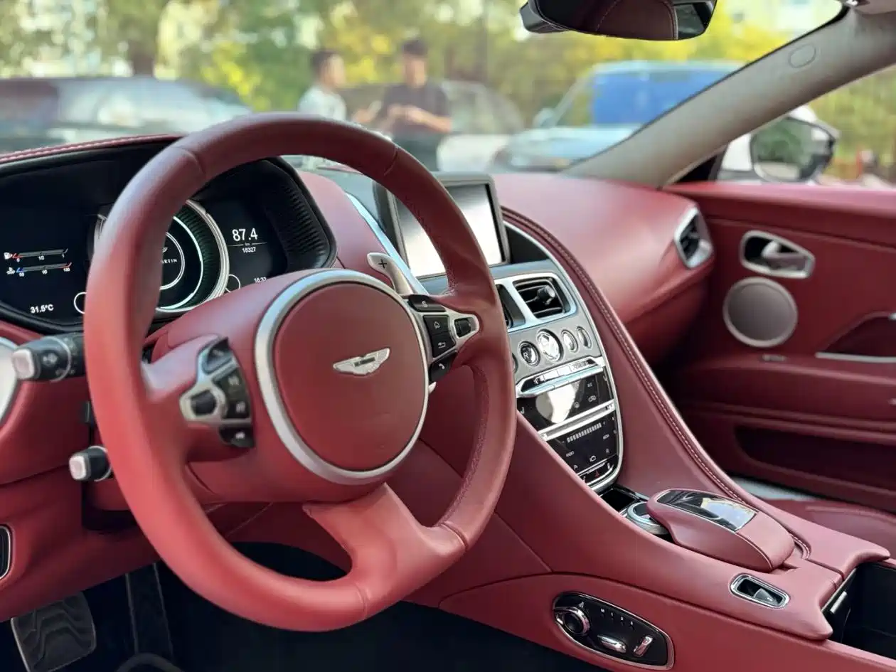 Aston Martin DB11 2019 2019 Model 4.0T V8 Coupe