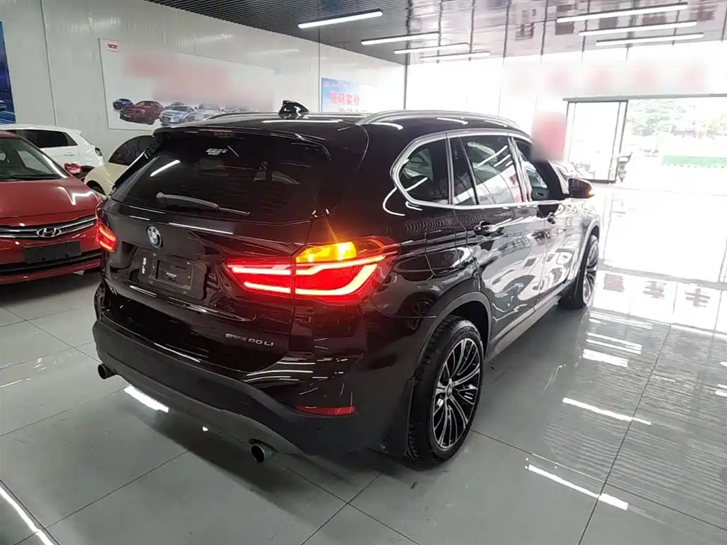 BMW X1 2019 sDrive20Li Leading Model фото 7