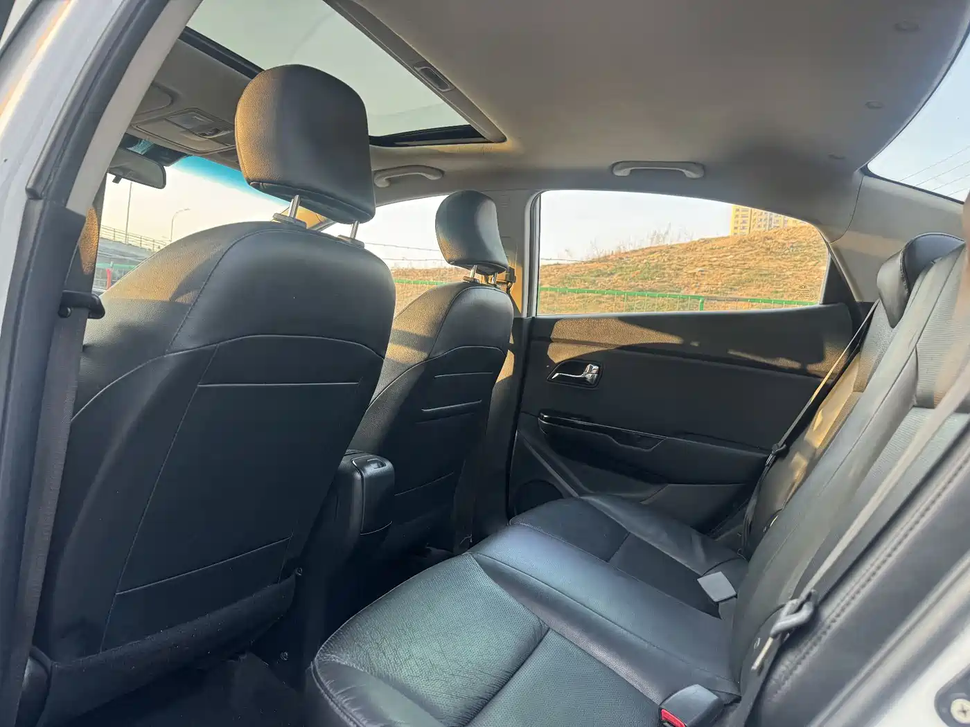 Kia K2 2012 Sedan 1.6L AT Premium Commemorative Edition фото 6