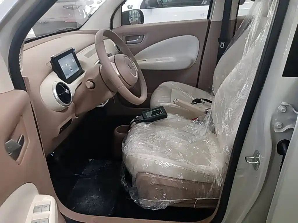 Wuling Motors Hongguang MINIEV 2026 2025 4-Door Advanced