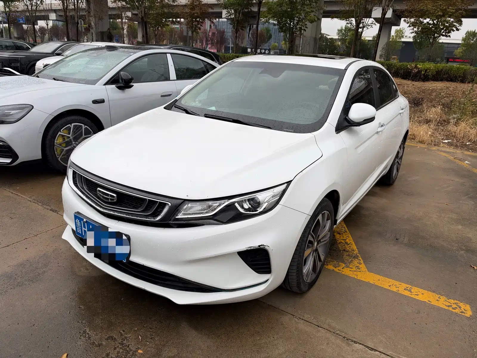 Photo 1 - Geely Emgrand GL