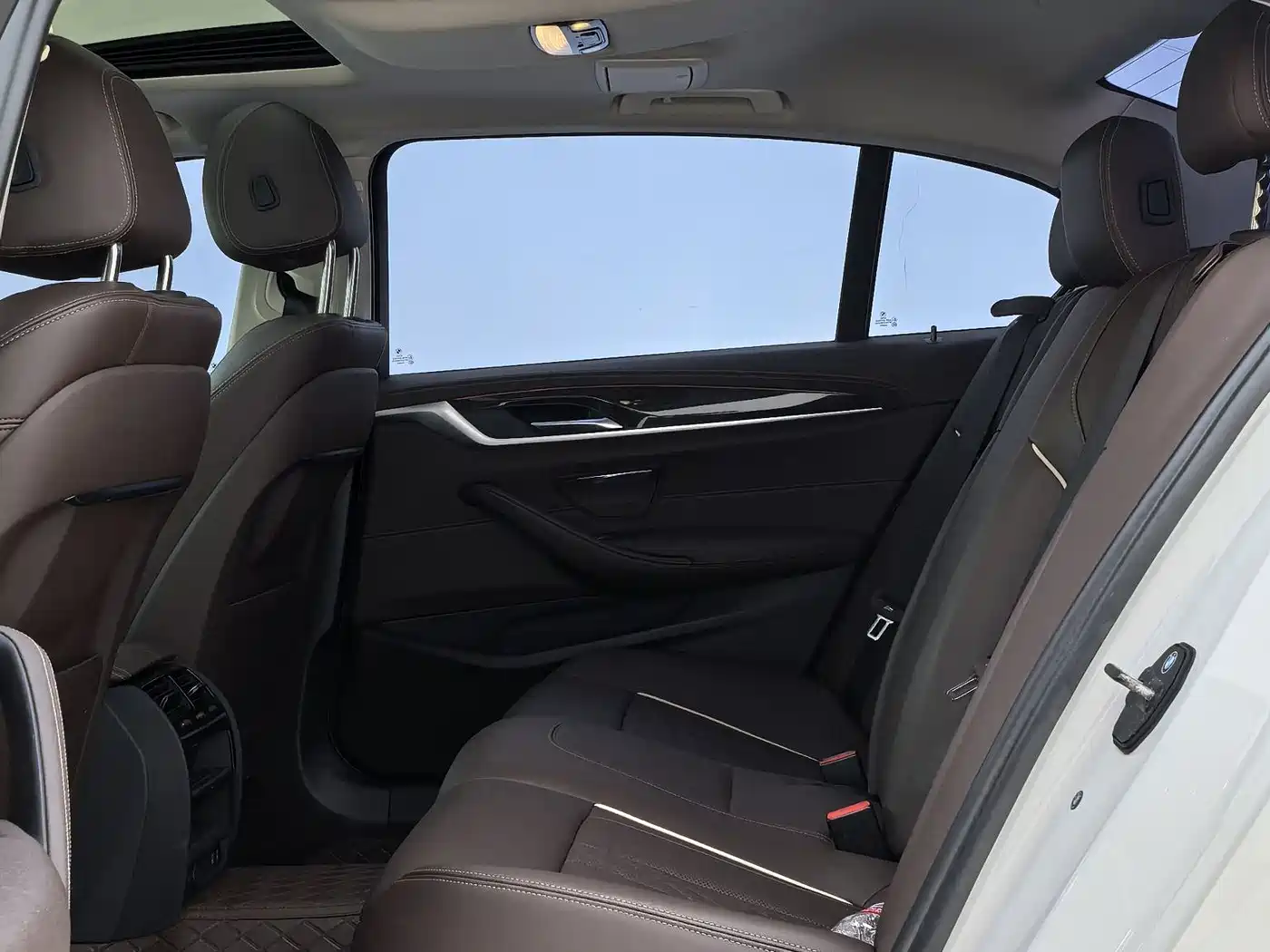 BMW 5 Series 2021 525Li Luxury Package фото 8
