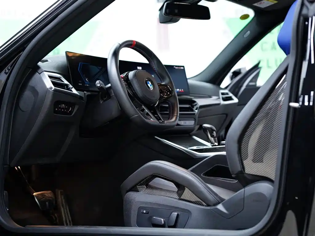 BMW M2 2024 M2 фото 29