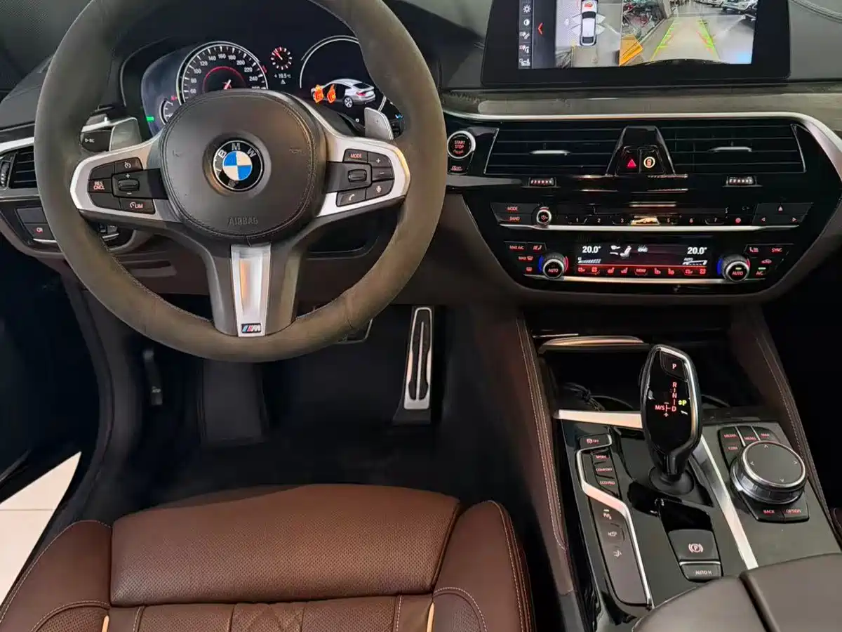 BMW 6 Series GT 2018 640i xDrive M Sport Package фото 11