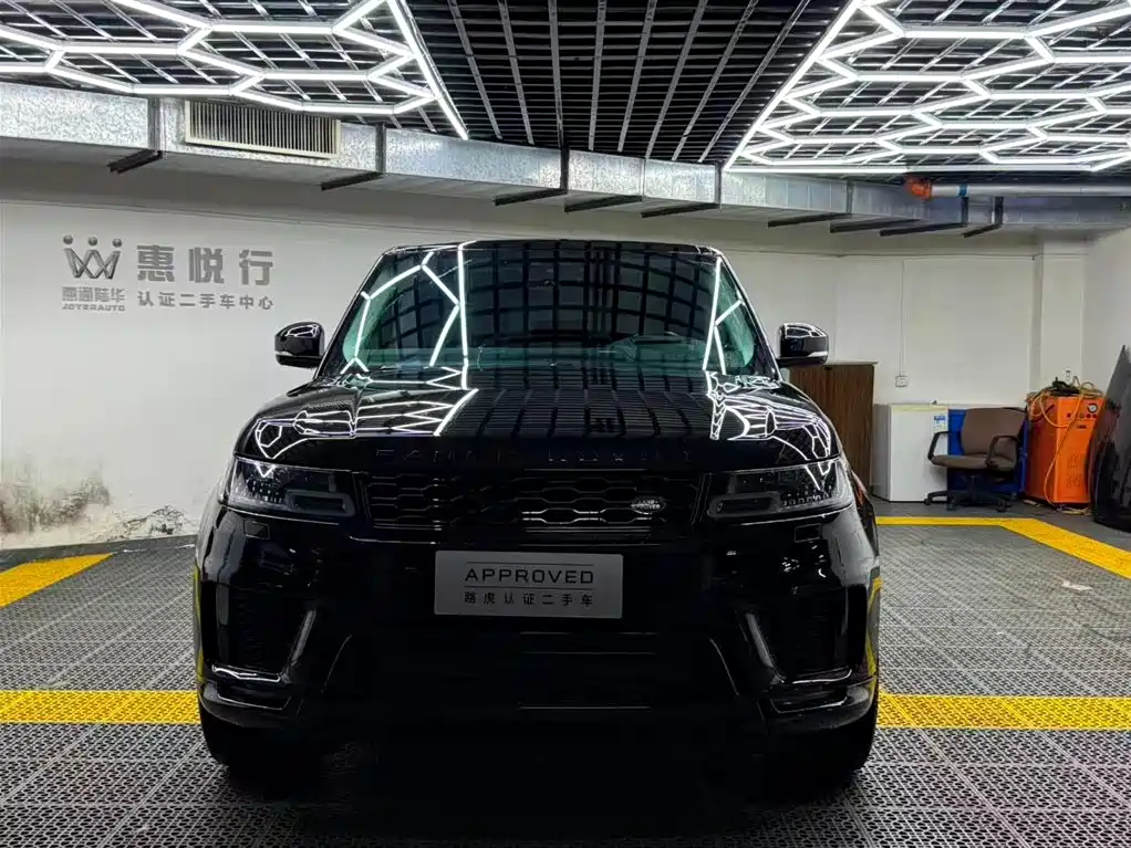 Land Rover Range Rover Sport 2021 3.0 L6 Gloss Black Edition фото 2