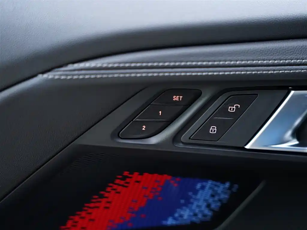 BMW M2 2024 M2 фото 32