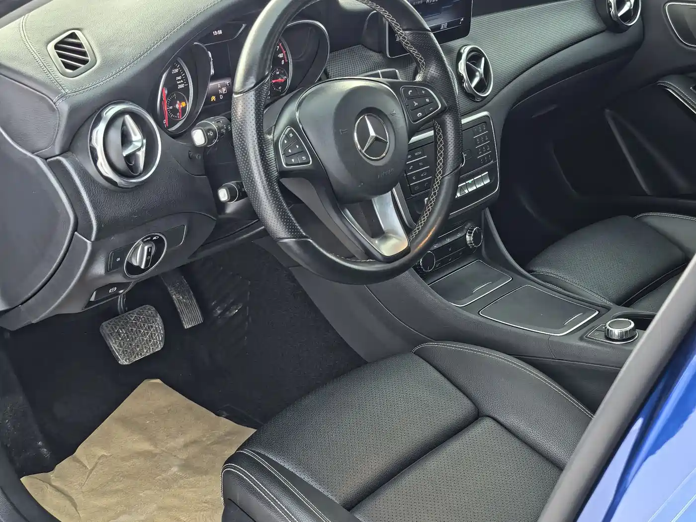 Mercedes-Benz GLA 2018 GLA 200 Fashion фото 7