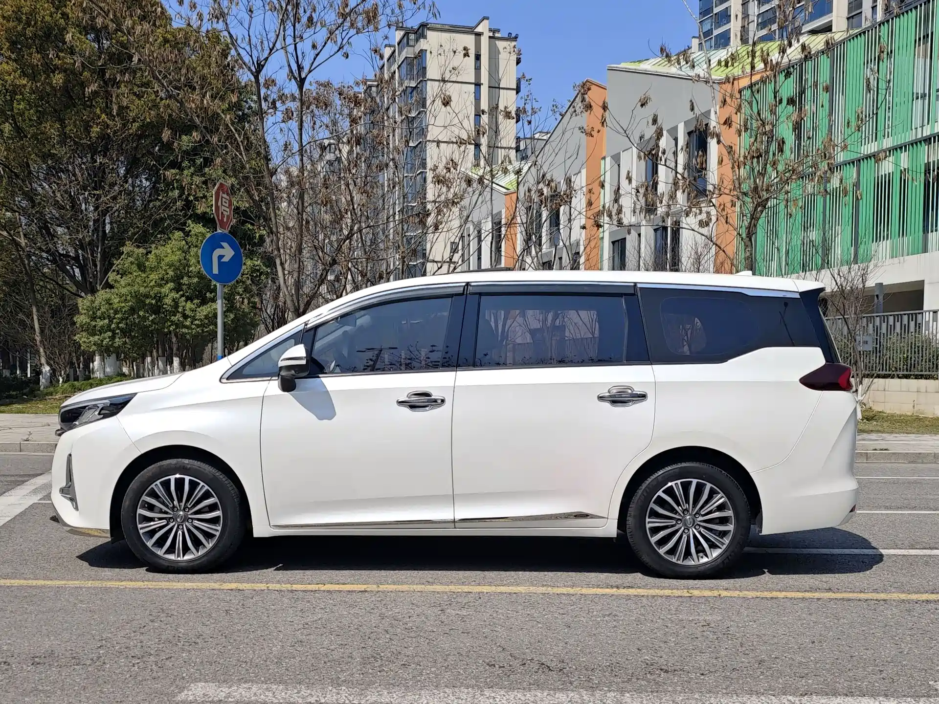 Фото 2 - GAC Trumpchi Trumpchi M6