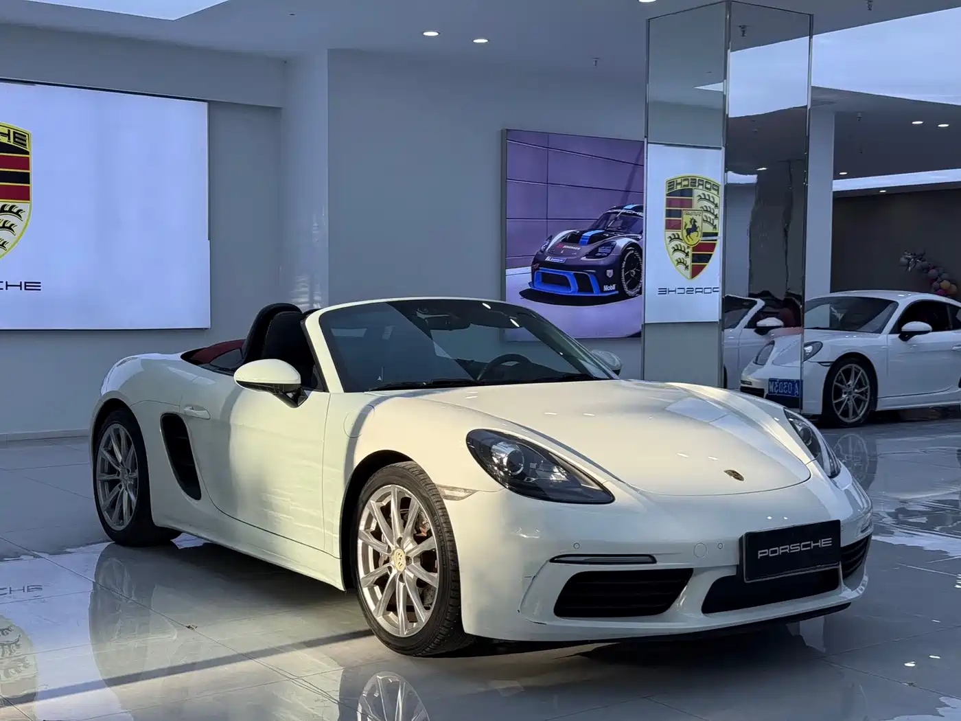 Porsche 718 2018 Boxster 2.0T фото 3