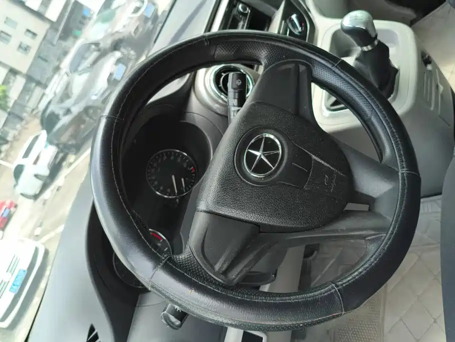 JAC Refine M3 2017 2015 Maker Edition 1.6L Luxury