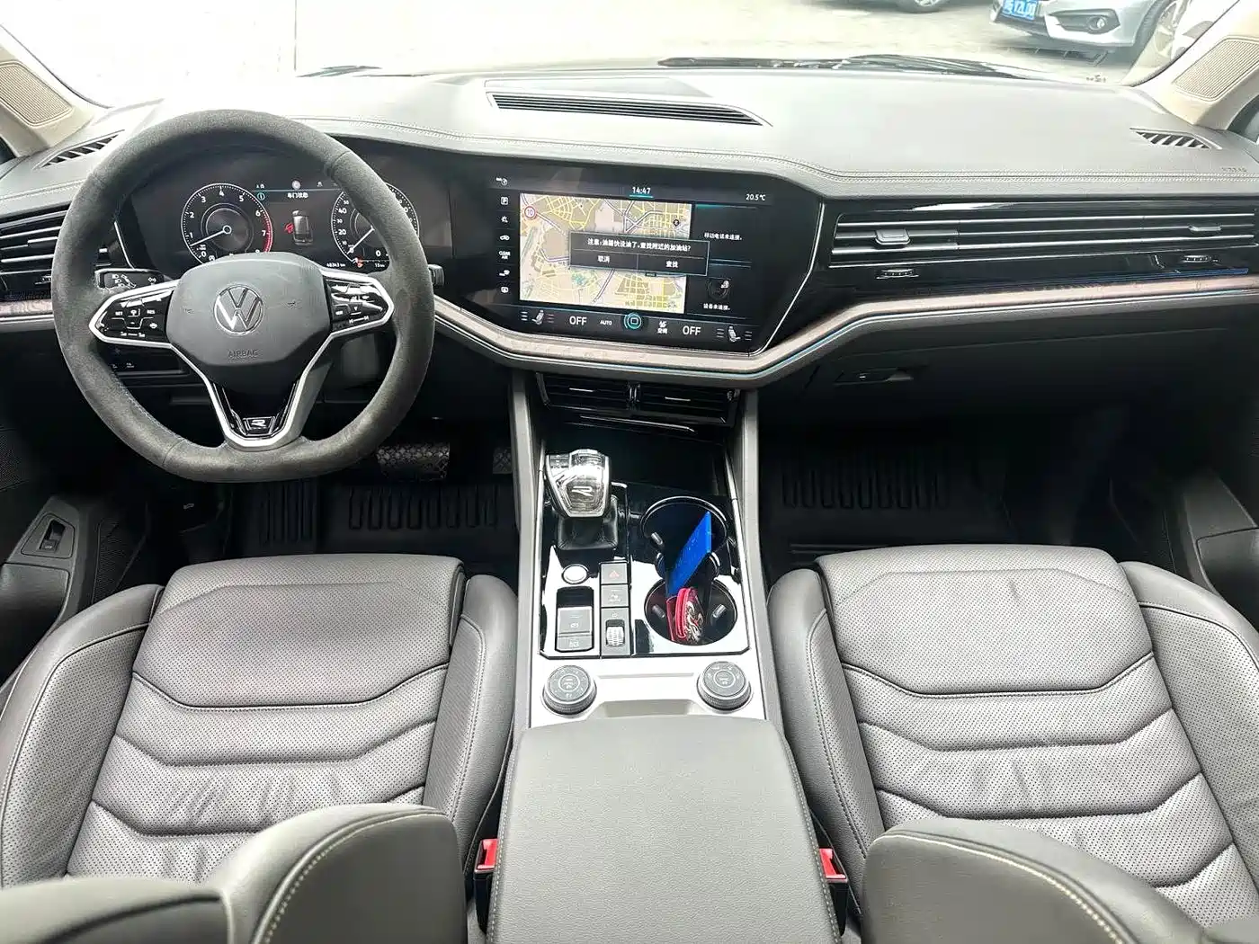 Volkswagen Touareg 2021 3.0TSI R-Line Classic Sport Package фото 2