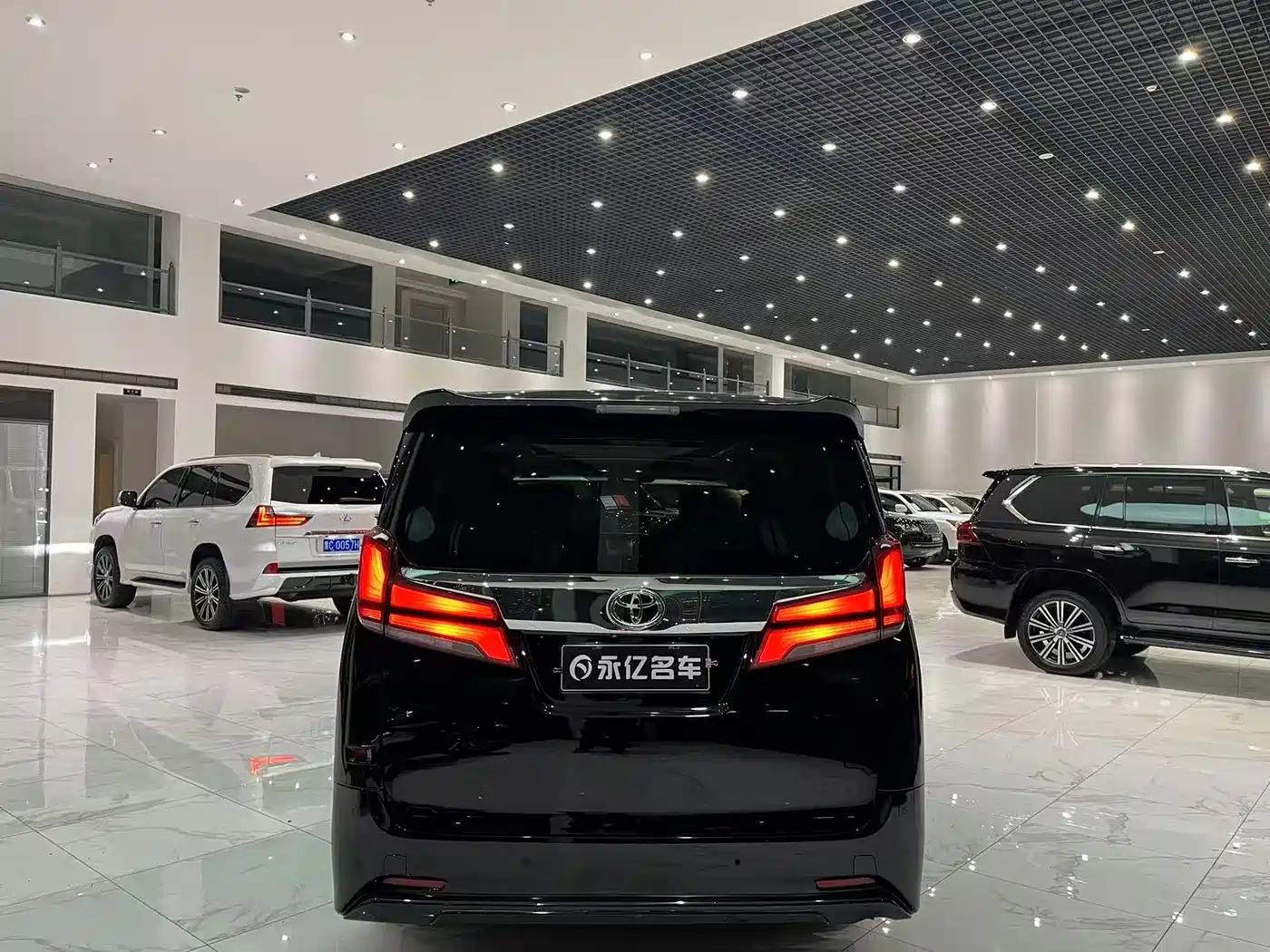 Toyota Alphard 2018 Facelift 3.5L Premium Edition фото 11