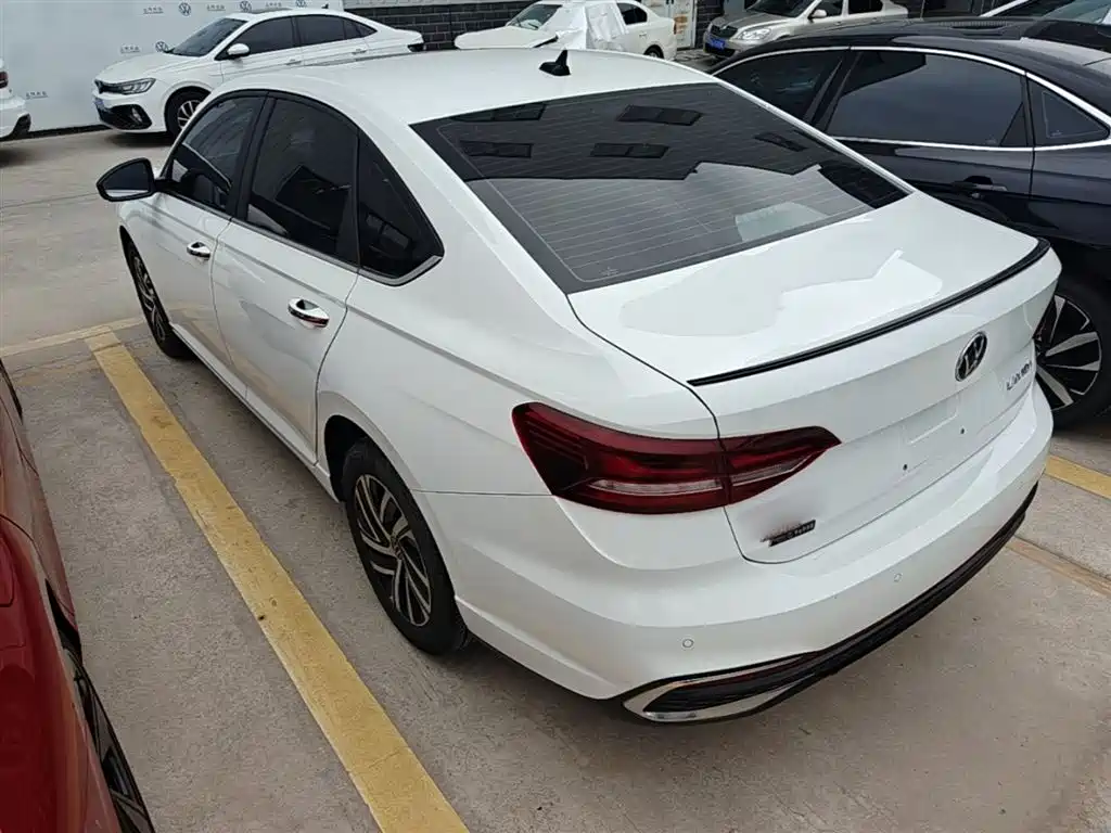 Volkswagen Lavida 2024 Model 300TSI DSG Starlight Leading Edition фото 5