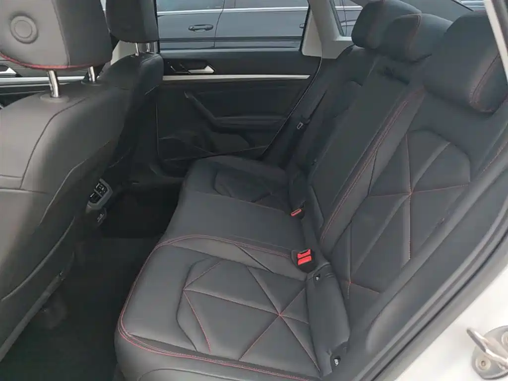 Volkswagen Lavida 2024 Model 300TSI DSG Starlight Leading Edition фото 17
