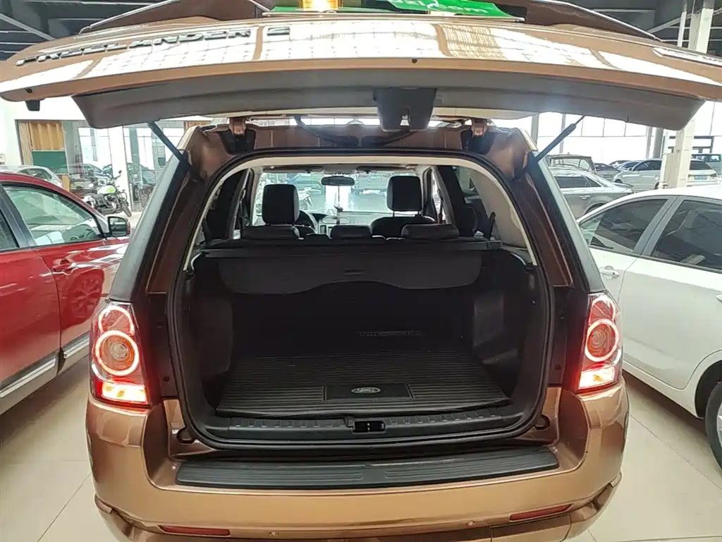 Land Rover Freelander 2 2015 2.0T Si4 HSE Luxury Collector's Edition фото 19