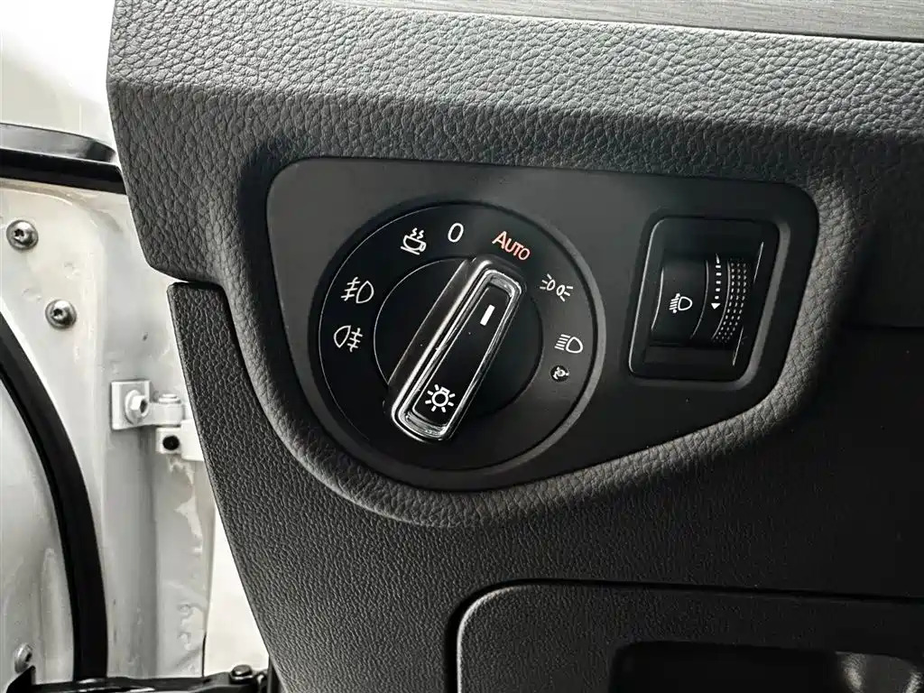 Volkswagen Touran 2021 Touran L 280TSI DSG Comfort Edition 7-seater фото 20