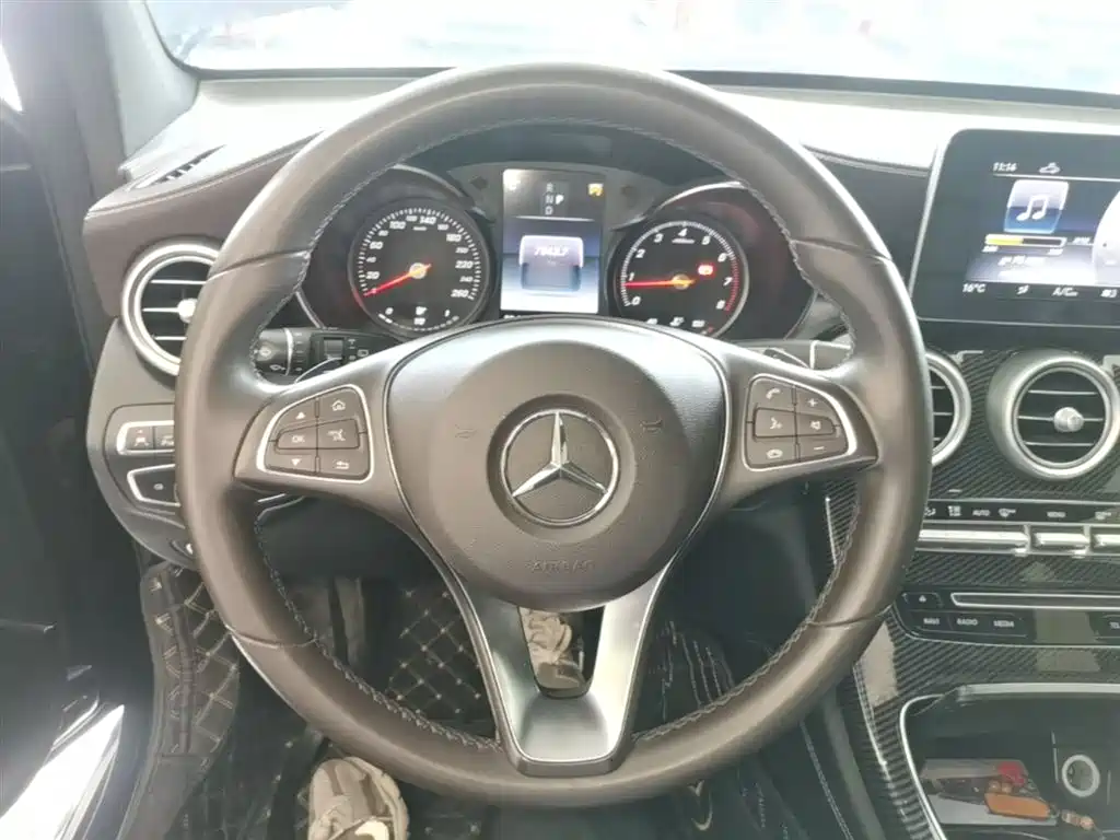 Mercedes-Benz GLC 2018 Facelift GLC 260 4MATIC Luxury фото 11