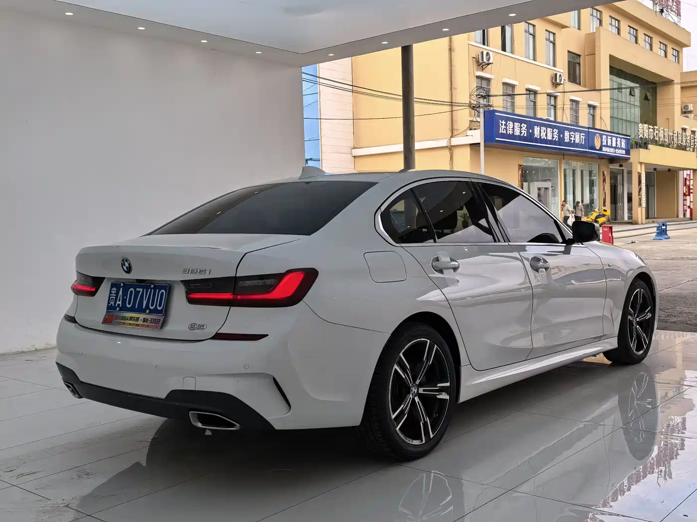 BMW 3-SERIES