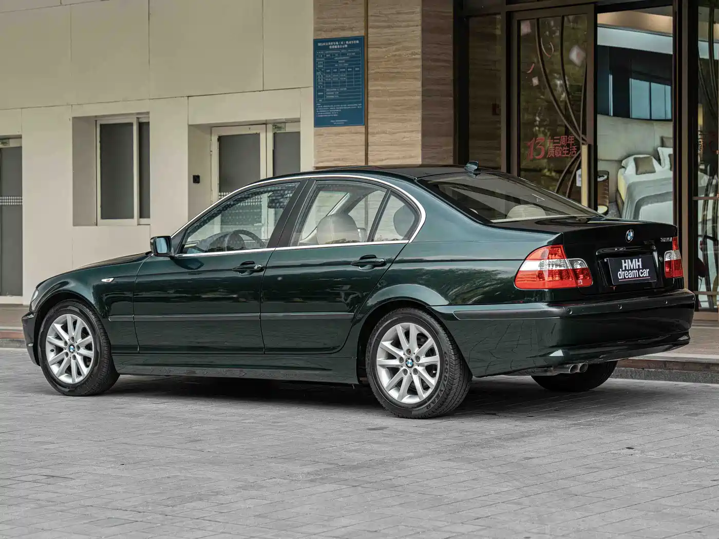 BMW 3 Series 2004 325i фото 10