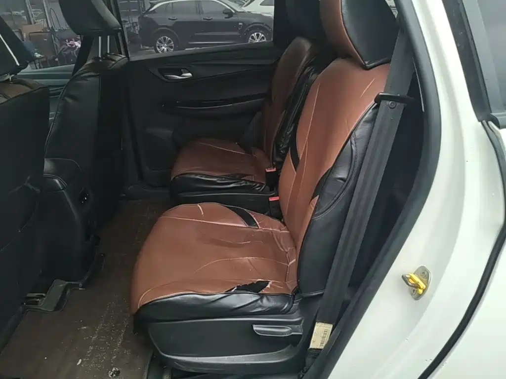 Baojun 730 2021 2021 1.5L Manual Fashion 7-Seater